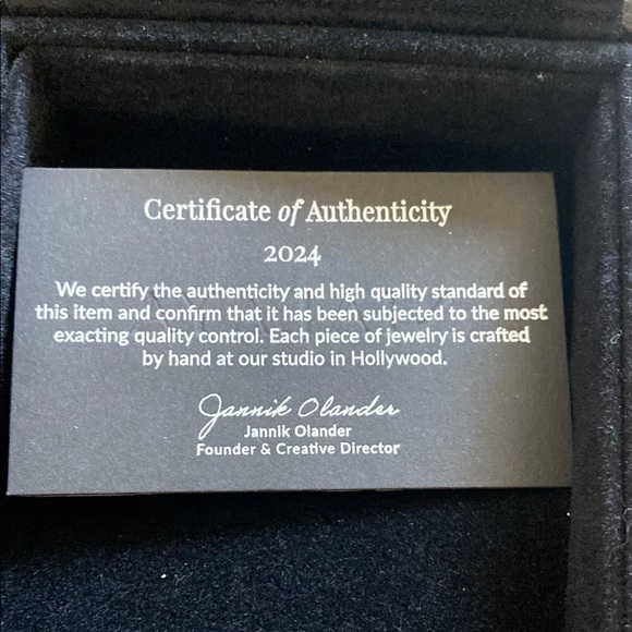 NIALAYA - Women's Pearl Necklace with Gold Accents - Picture 6 of 6